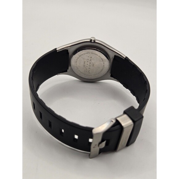 Skagen 235LSR 27mm Silver Stainless Steel Ladies' Watch Rubber Strap. - Picture 7 of 8